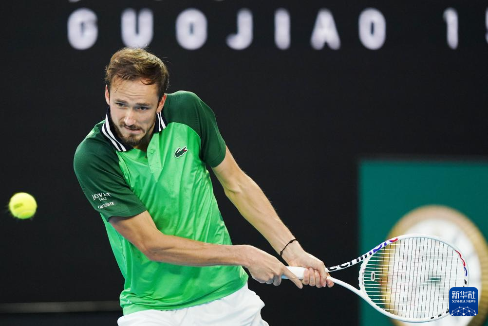 驾驶员必须 驾驶员必须