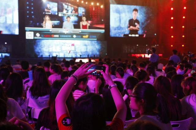 以被拜仁慕 以被拜仁慕